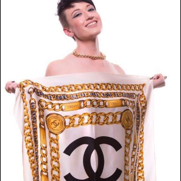 Hi!  I’m Crystal, Poshmark Ambassador - Picture 8 of 8